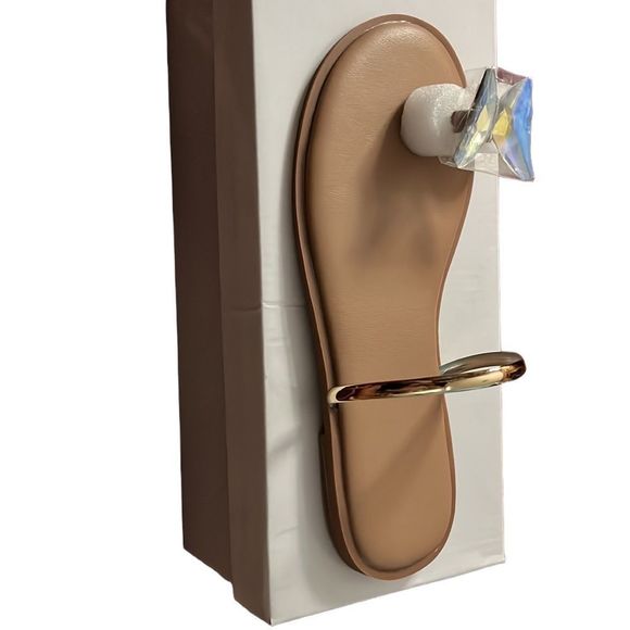 SHEIN Butterfly toe decorated sandals with gold strap across foot - Picture 2 of 4